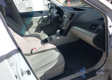 2011 Subaru Legacy 2.5I Premium из США, поврежденный, VIN 4S3BMCG63B3251153